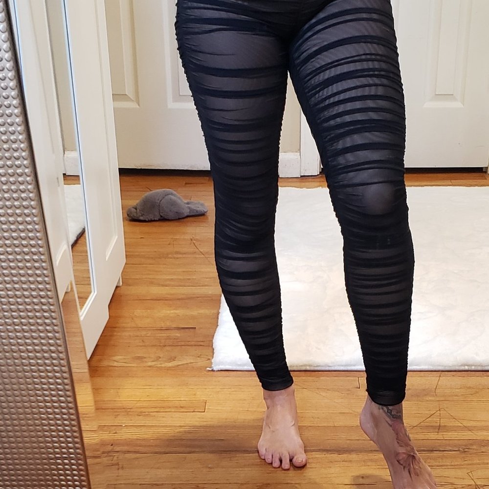 Mesh with nude ruched legging